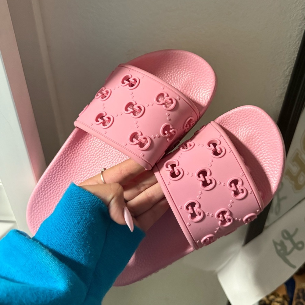 Gucci Pink Logo Slides